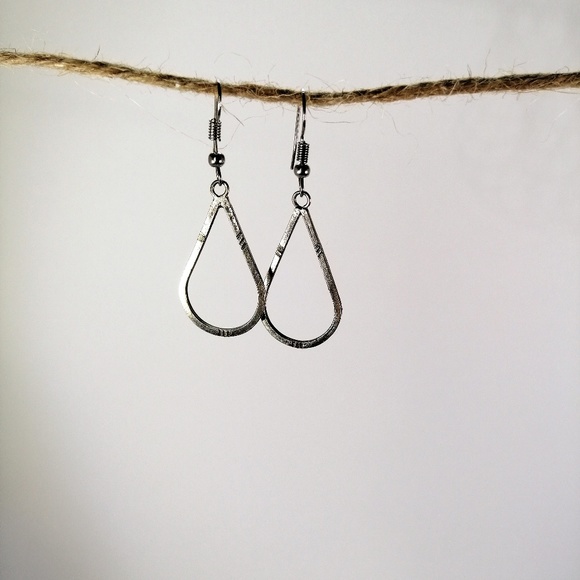 Tuareg Silver Teardrop Earrings Handmade - Picture 4 of 4